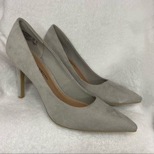 Women’s Habit Pump -Grey Suede